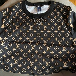 Size xs Louis Vuitton shirt